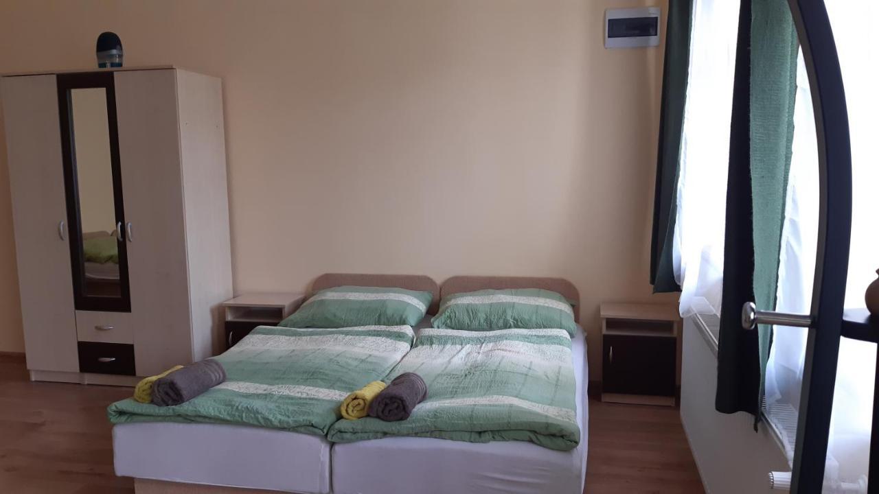 Bajusz Vendeghaz Hotel Tornyosnémeti Exterior foto